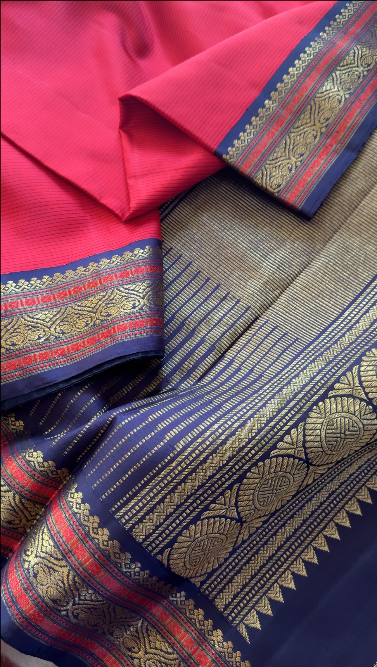 Handwoven Vintage Revival Kanjivaram Silk (Chilli Red + Navy Blue)