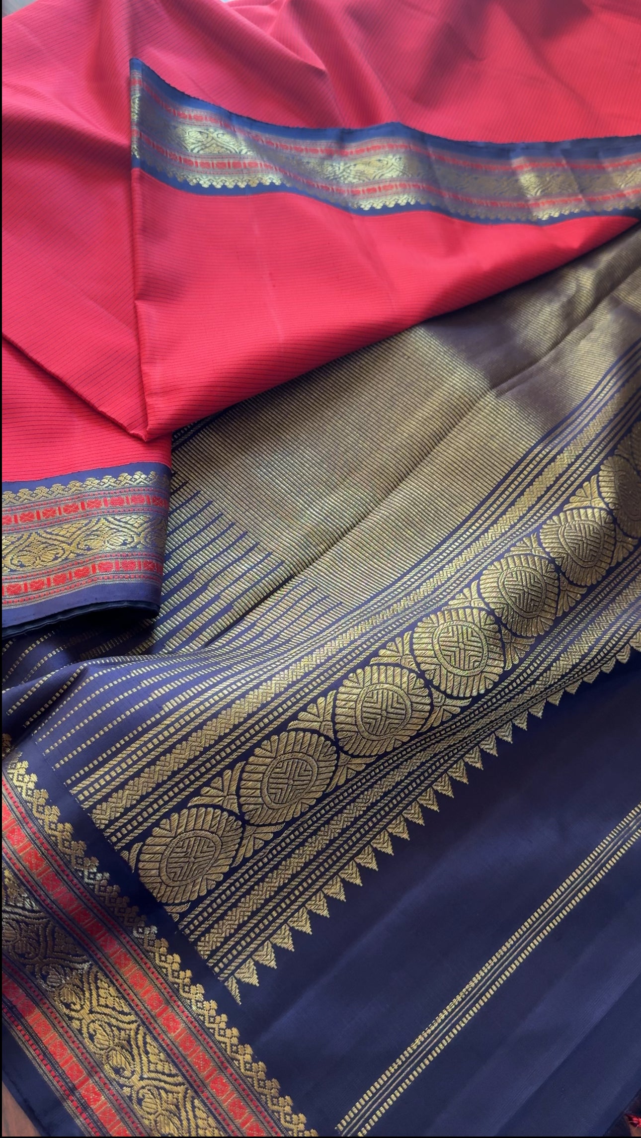 Handwoven Vintage Revival Kanjivaram Silk (Chilli Red + Navy Blue)