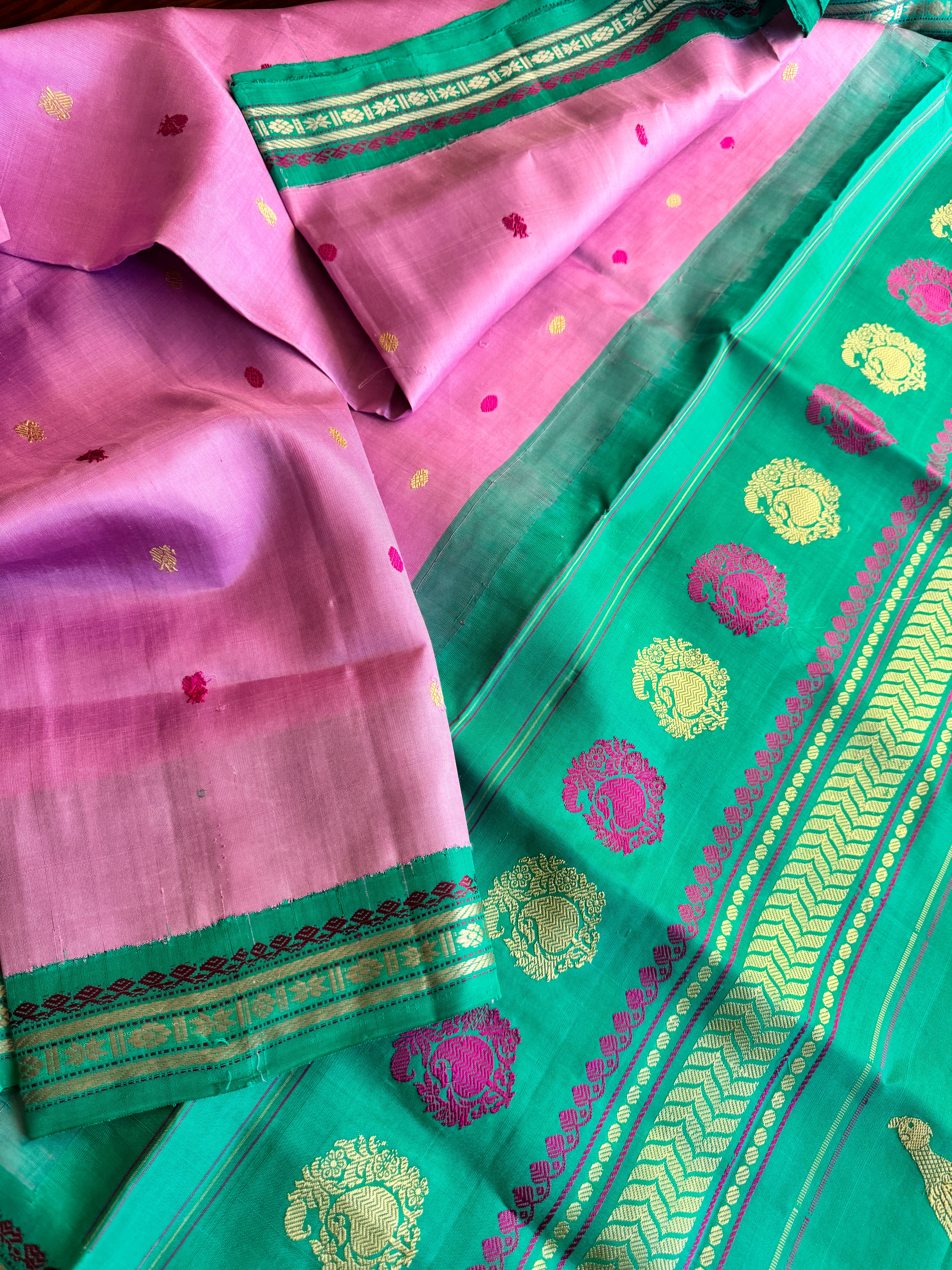 No Zari Kuttu Gadwal Silk